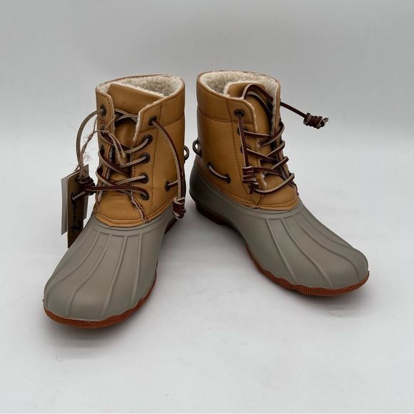 New in box! SEVEN7 Women’s Speyside Duck Boot Taupe (various sizes) - Picture 11 of 12